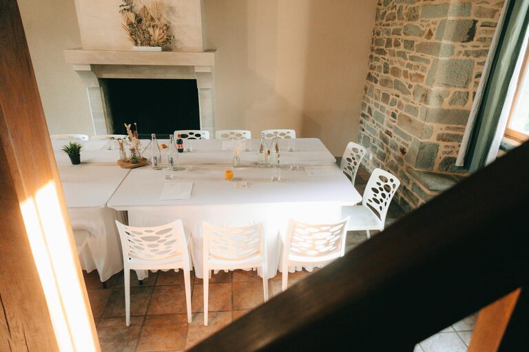 How to Set Up a Guest-Ready Space Quickly: Easy Steps for a Cozy Welcome